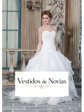 Vestido de novia con plisados