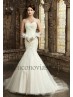 Vestido de novia de encaje.