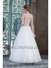 Vestido com renda sensual.