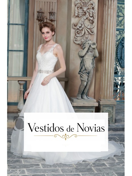 Robe de mariée avec ceinture cloutée