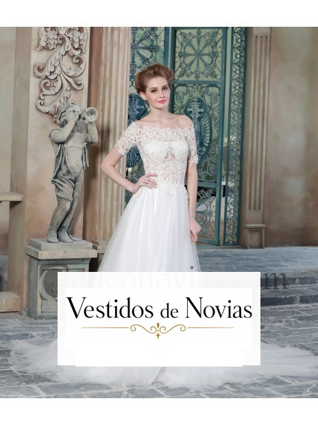 Vestida com saia diáfana.