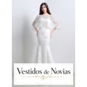 Romantic wedding dress.