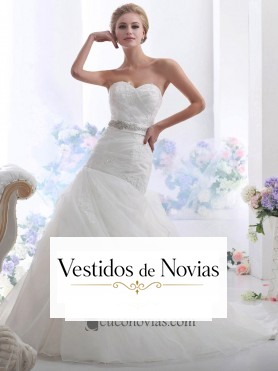 Vestido novia organza escote corazón.