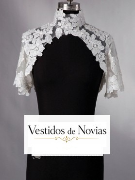 Chaqueta de encaje para novia manga corta y cuello cisne