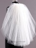 Velo largo de tul adornado con bordados florales en los extremos