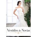 Vestido de novia con escote de barco.