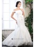 Vestido de novia con escote de barco.