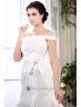 Vestido de novia con escote de barco.