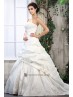 Vestido nupcial estilo princesa.