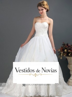 Vestido novia escote corazón.