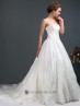 Vestido novia escote corazón.