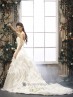 Vestido novia falda con capas.