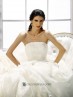 Vestido novia falda con capas.