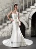 Vestido de noiva com strass.