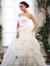 Vestido de novia con escote de corazón.