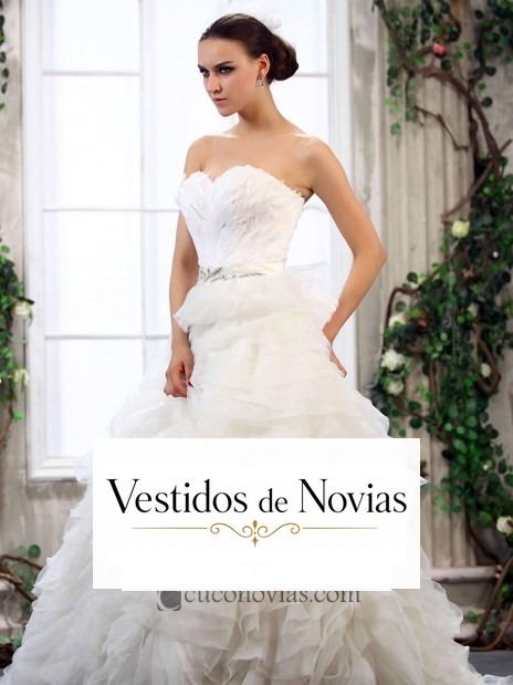 Vestido de novia escote corazón.