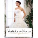 Vestido de noiva com decote.