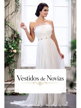 Vestido de novia con plisados.