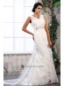 Traje de novia con encaje.