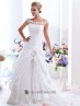 Vestido novia cuello de barco.