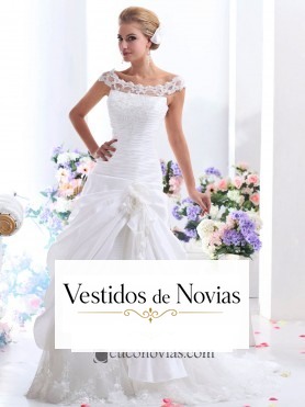 Vestido confeccionado en satén