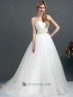 Vestido de noiva com strass.