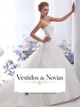 Robe de mariée sirène avec des paillettes.