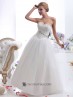 Vestido novia estilo gala con cristal.