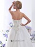 Vestido corte princesa con brillo.
