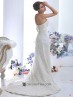 Vestido novia ornado con brillo y pedrería.