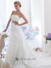 Vestido de novia  con cinturón.