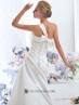 Vestido de novia con drapeados.