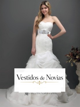 Vestido confeccionado en satén