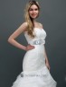Vestido de novia con inspiración flamenca.