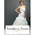 Mermaid wedding dress with flamenco inspiration.