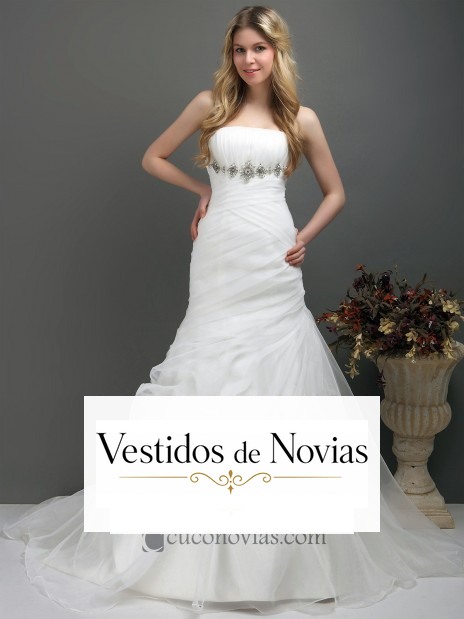 Vestido sirena de novia con pedrería.