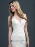 Vestido de casamento de bainho com renda.