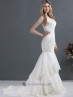 Vestido de novia de tubo con encaje.