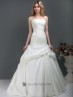 Traje para novia con bordado.