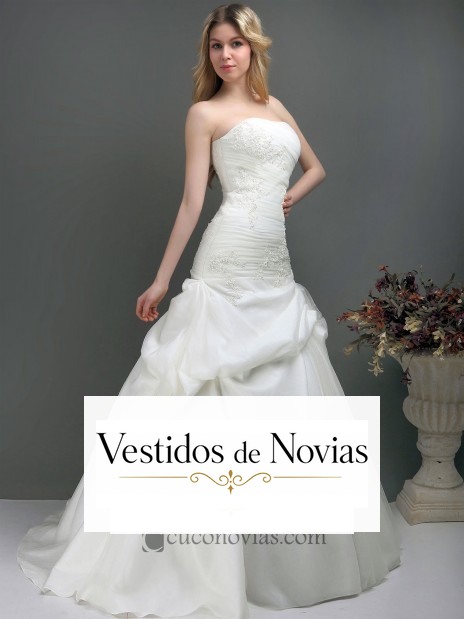 Traje para novia con bordado.