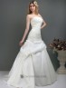 Traje para novia con bordado.