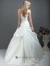 Traje para novia con bordado.