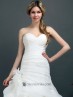 Vestido de novia con falda abullonada.