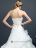 Vestido de novia con falda abullonada.
