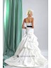 Vestido de novia en satén.