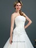 Traje nupcial falda con tablas.