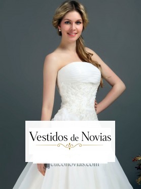 Traje nupcial falda con tablas.