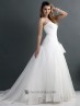 Traje de novia en organza.