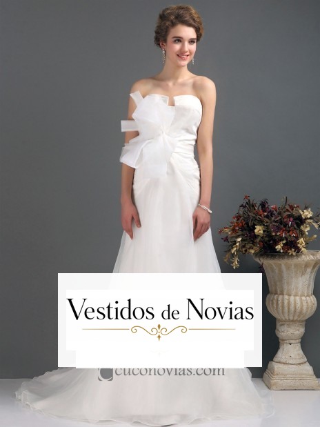 Vestido de novia en organdí.