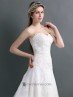 Traje de novia con bordados.